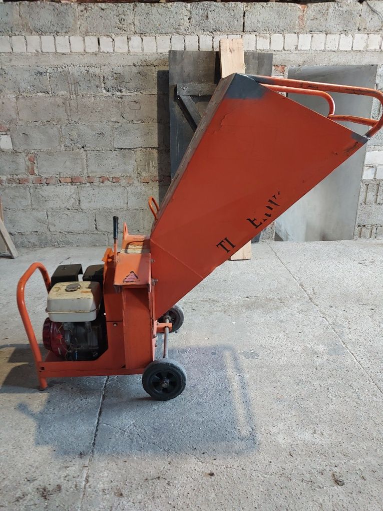 Rębak rozdrabniacz do gałęzi TIMBERWOLF TW 13/75 nowy nóż silnik HONDA