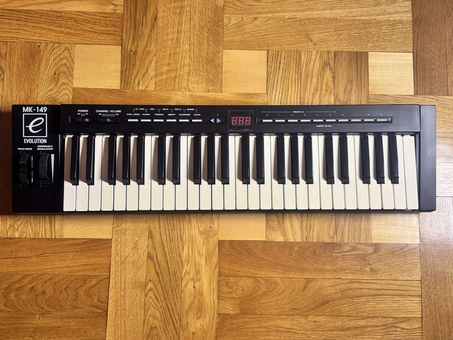 MIDI контролер Evolution MK-149 — робочий стан