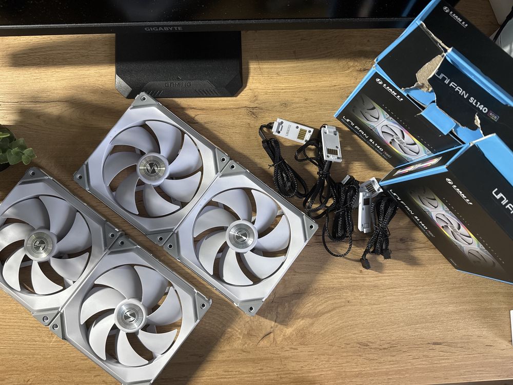 Wentylatory Lian Li SL 140mm RGB WHITE 4 Sztuki