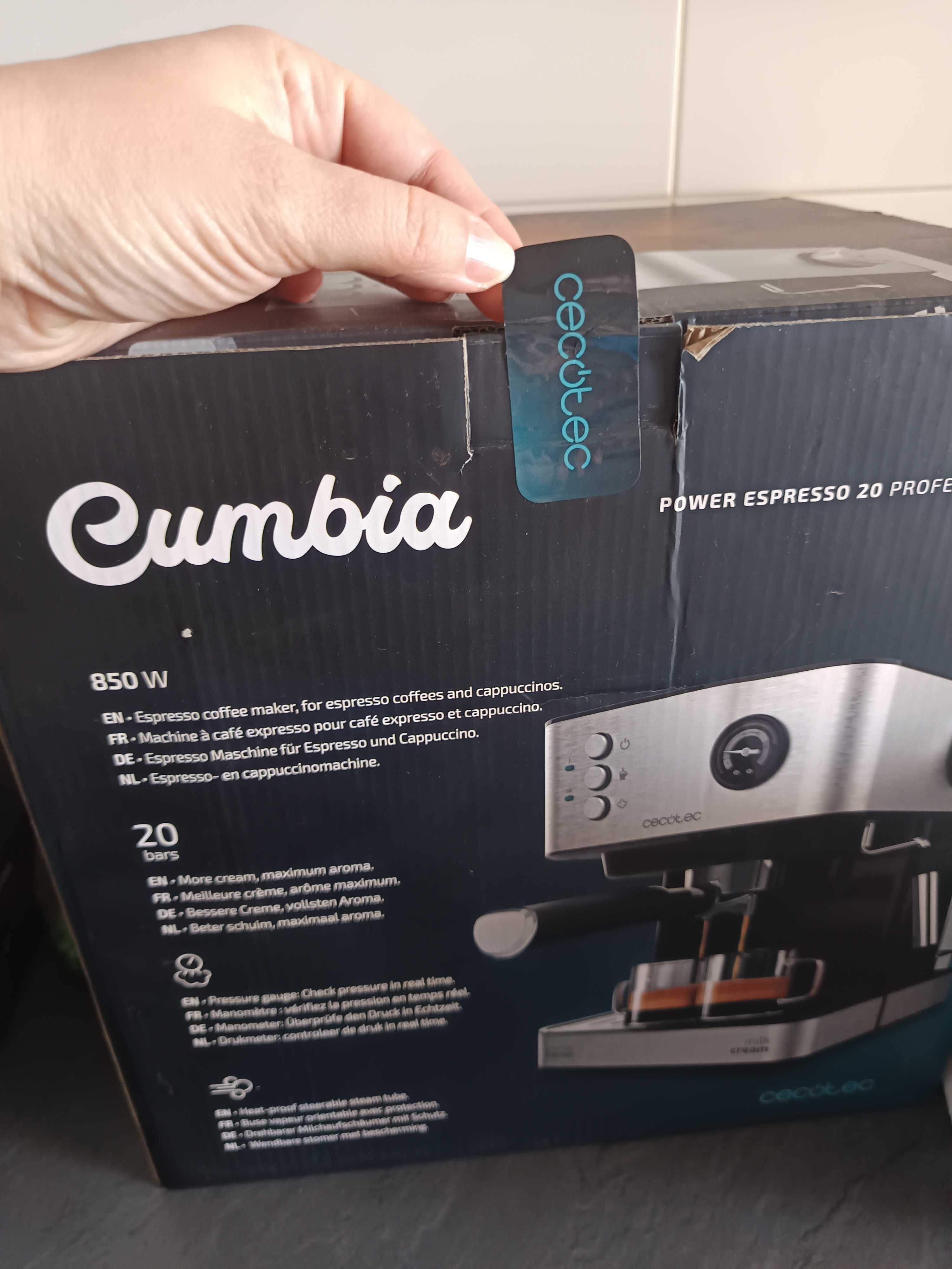 Máquina de café com moinho