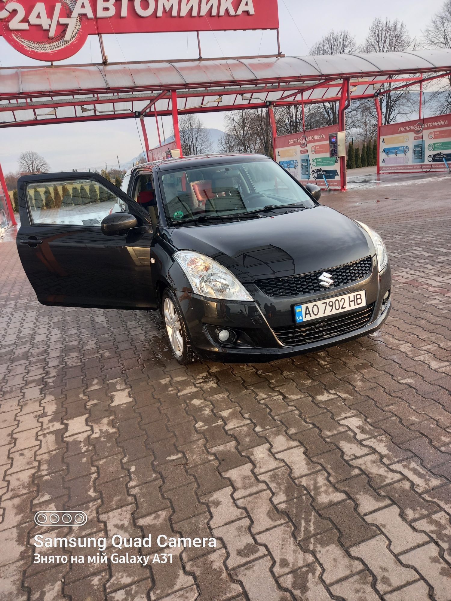 Машина Suzuki Swift 2014p