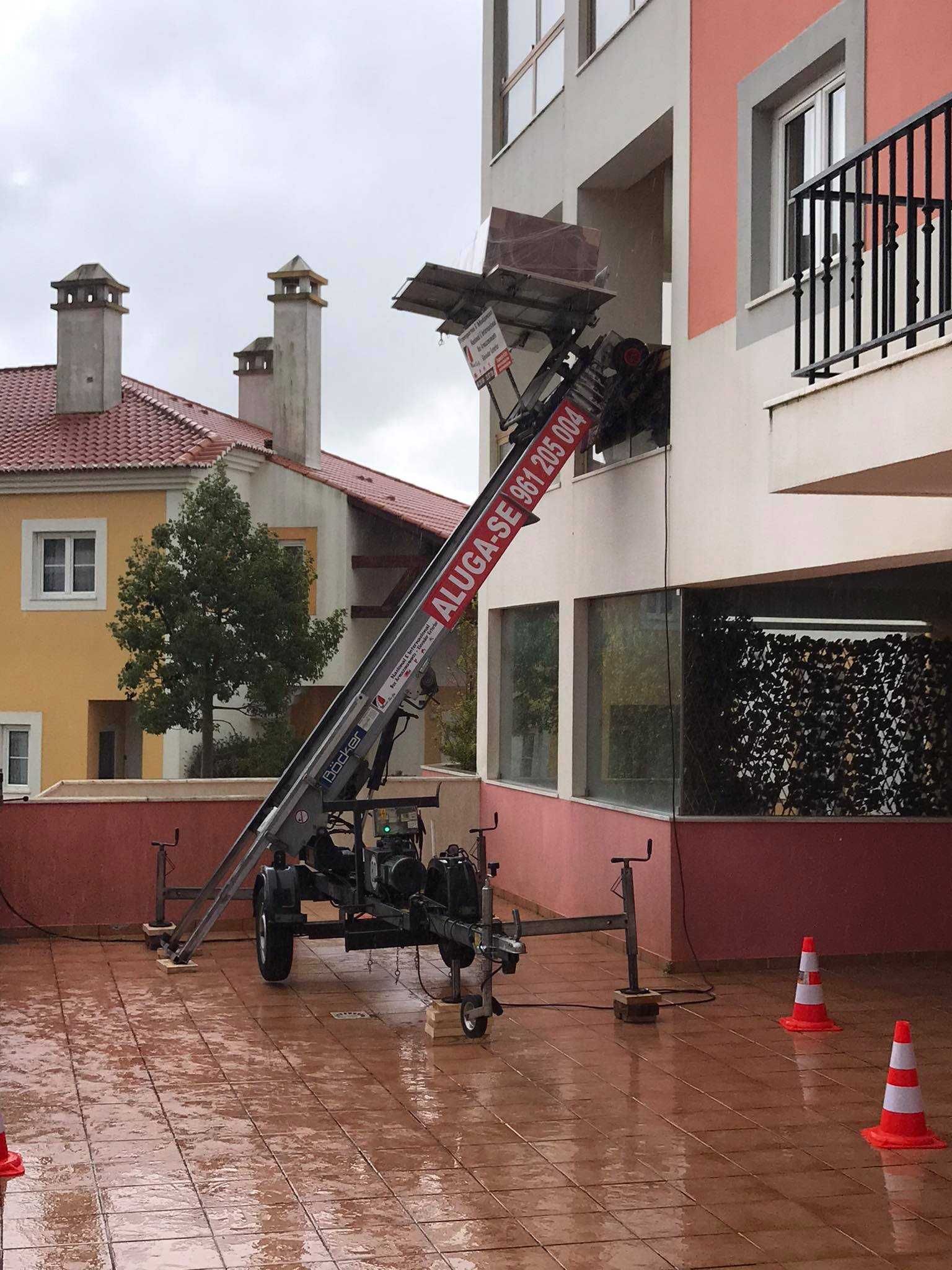 Mudanças e Elevador Exterior