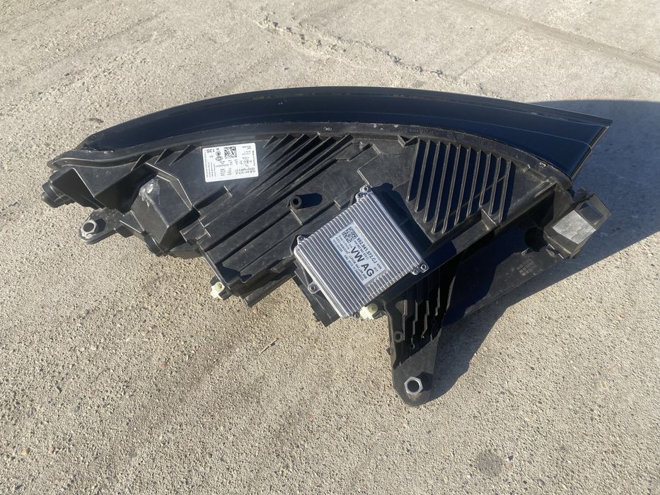 Lampa Skoda Enyaq Crystal Lighting 5LB Lewa Kompletna
