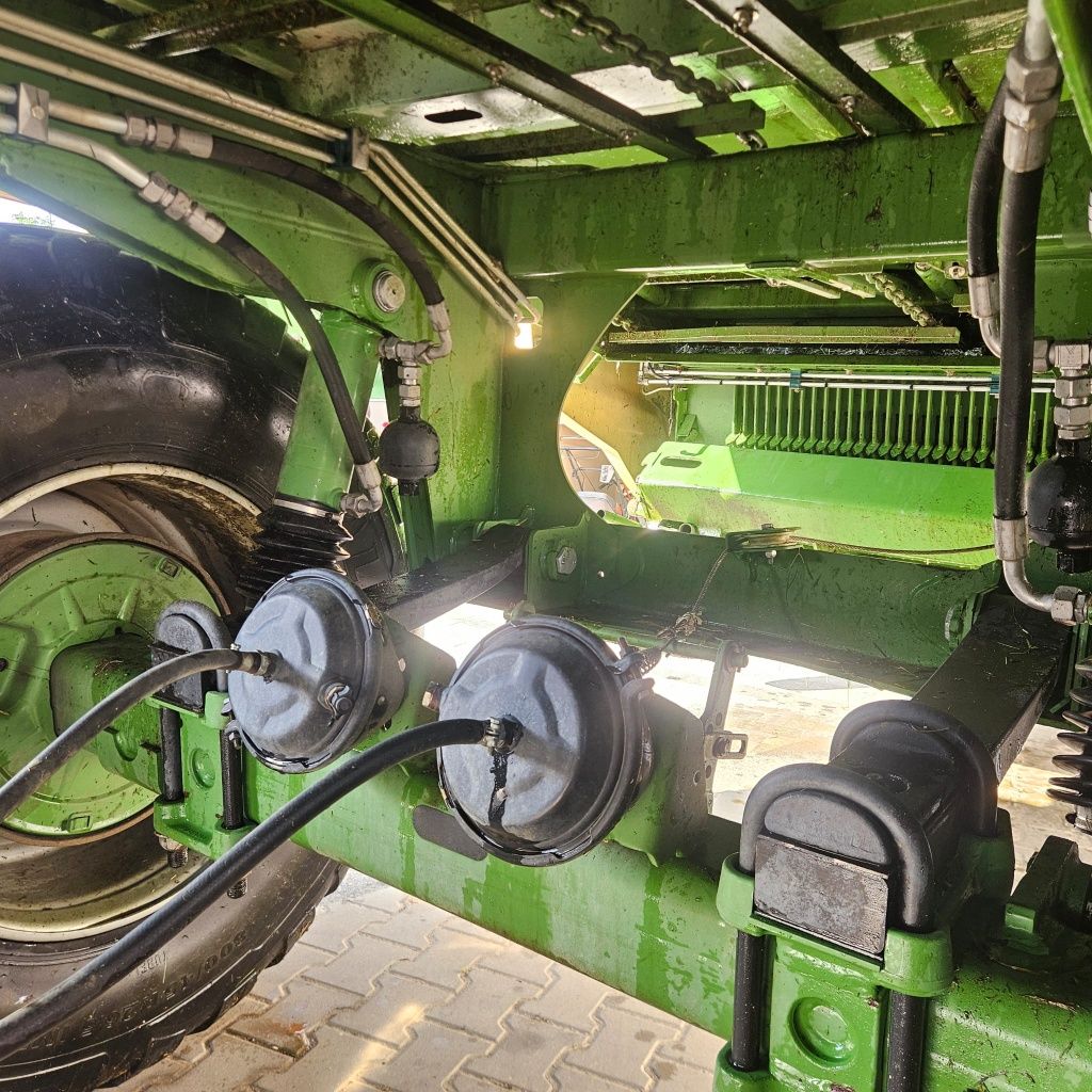 Przyczepa samozbierająca Krone rx