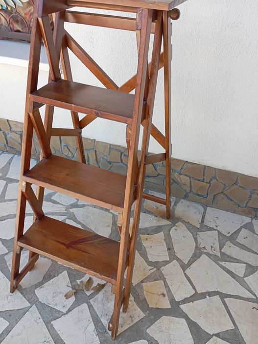 Лестница Библиотечная 115 см и Тумба тонированные стекла телевизионная