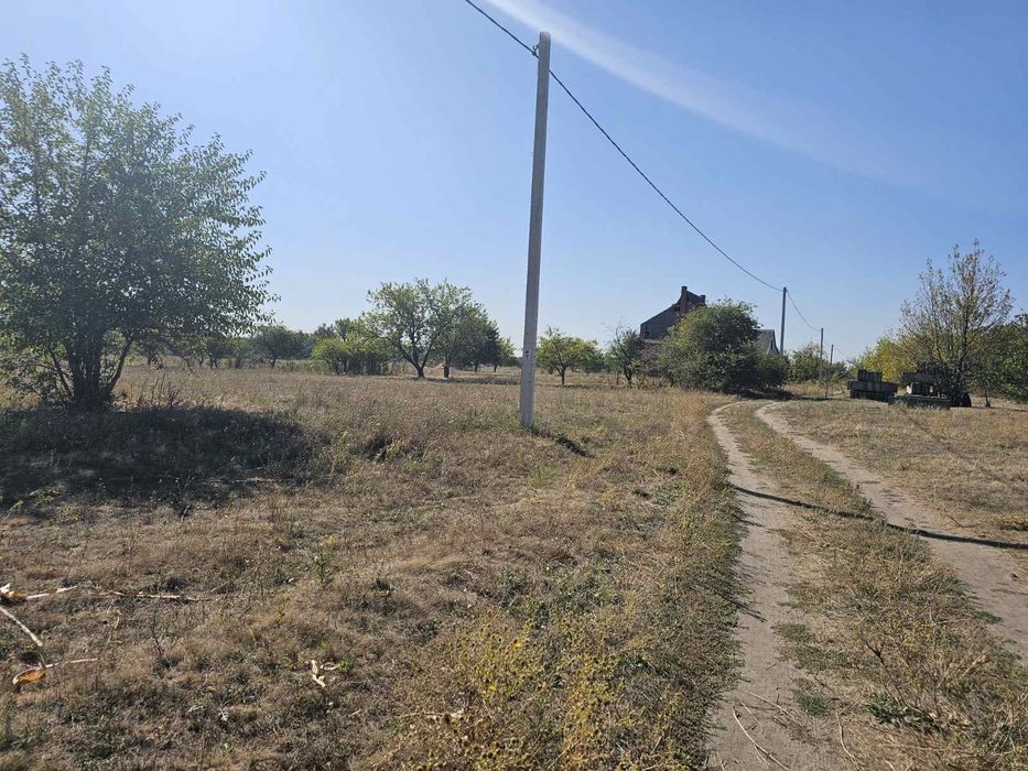 Продажа участка 61 сотка,под строительство,правильной формы,есть дом,