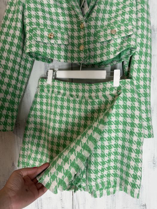 Костюм з  прихованими шортами