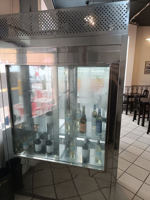 Vende se vitrine expositora refrigerada em Inox