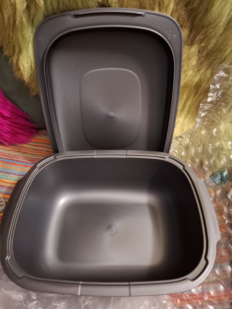 Nowy pojemnik 5.7 l ultrapro Tupperware