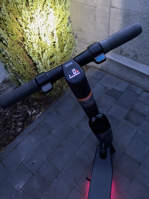 Електросамокат ninebot es4.