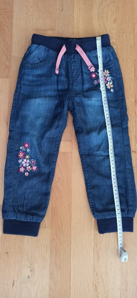 Dwie pary spodni dla dziewczynki 104 i 110