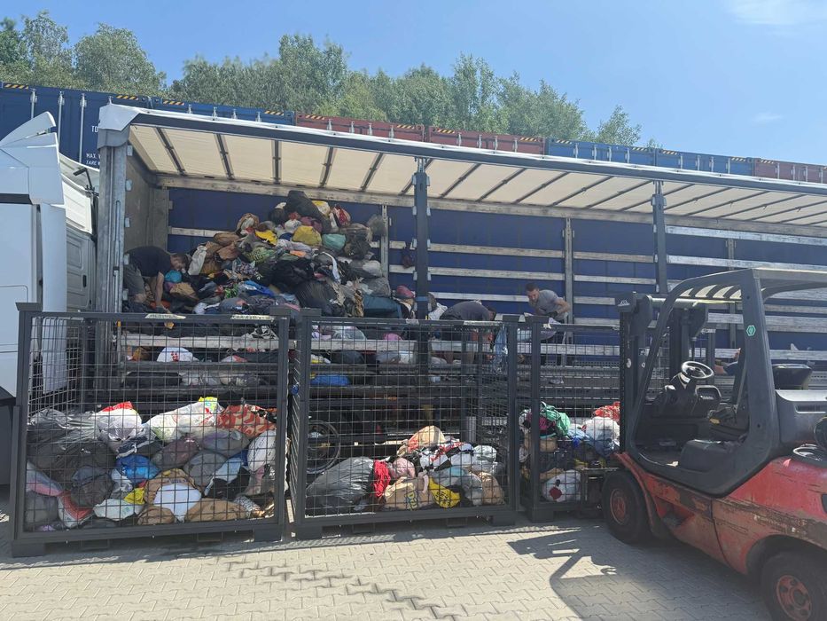 Odzież używana niesortowana z Szwecji - 2,6/kg