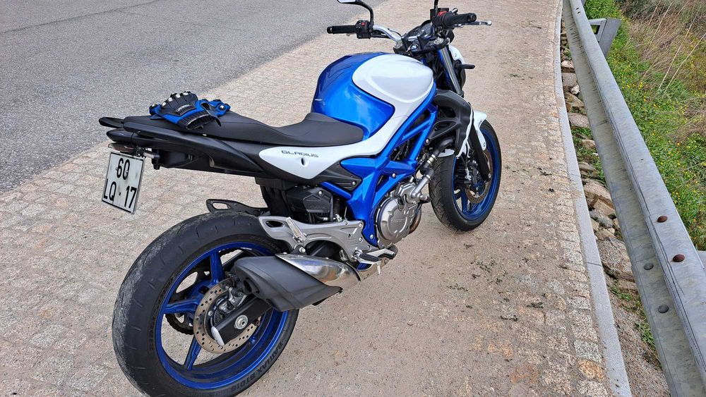 Vendo Suzuki Gladius SFV650