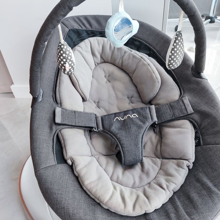 Продам шезлонг-качалку  Nuna