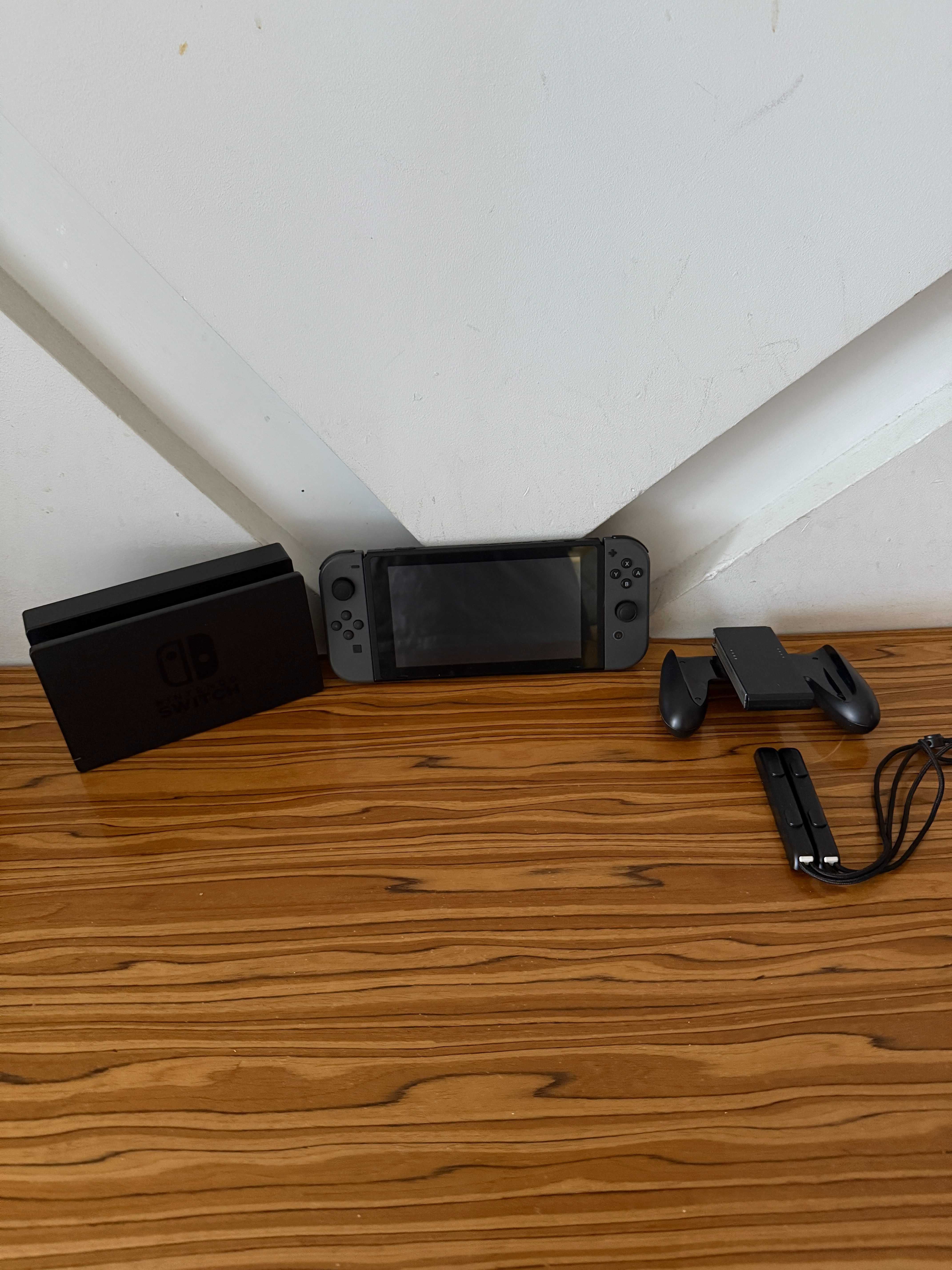 Konsola Nintendo Switch V2 + DOCK Stacja Dokująca + Akcesoria