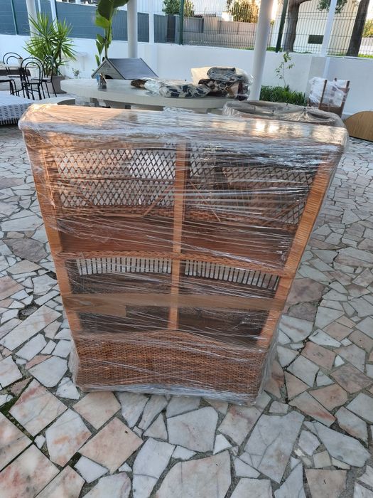 Bar em verga (vime) impecável