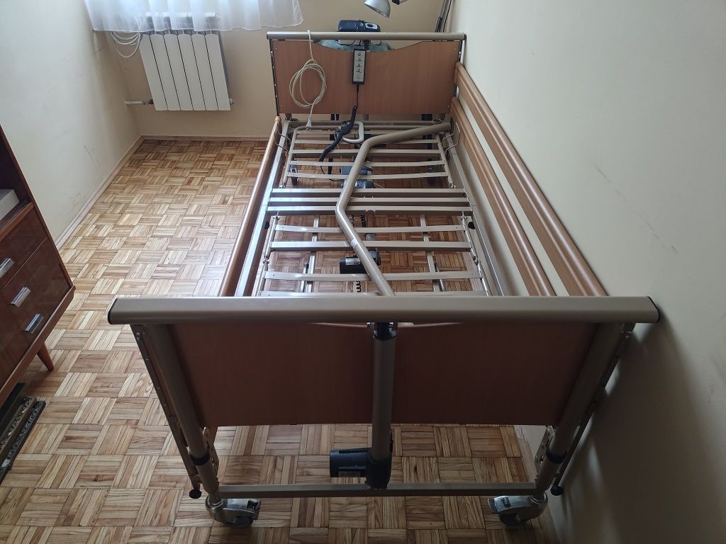 Łóżko ortopedyczne rehabilitacyjne jak nowe