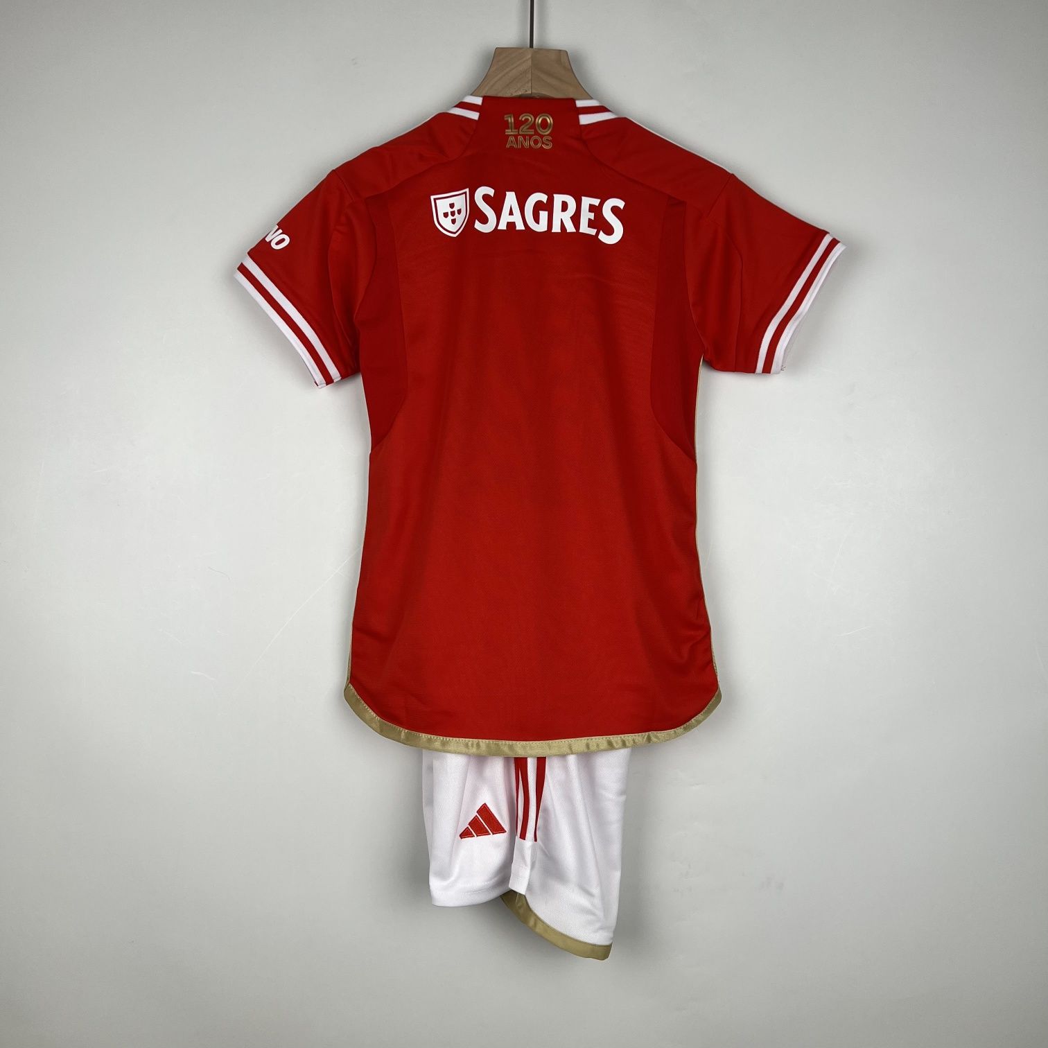 Equipamento Criança Benfica