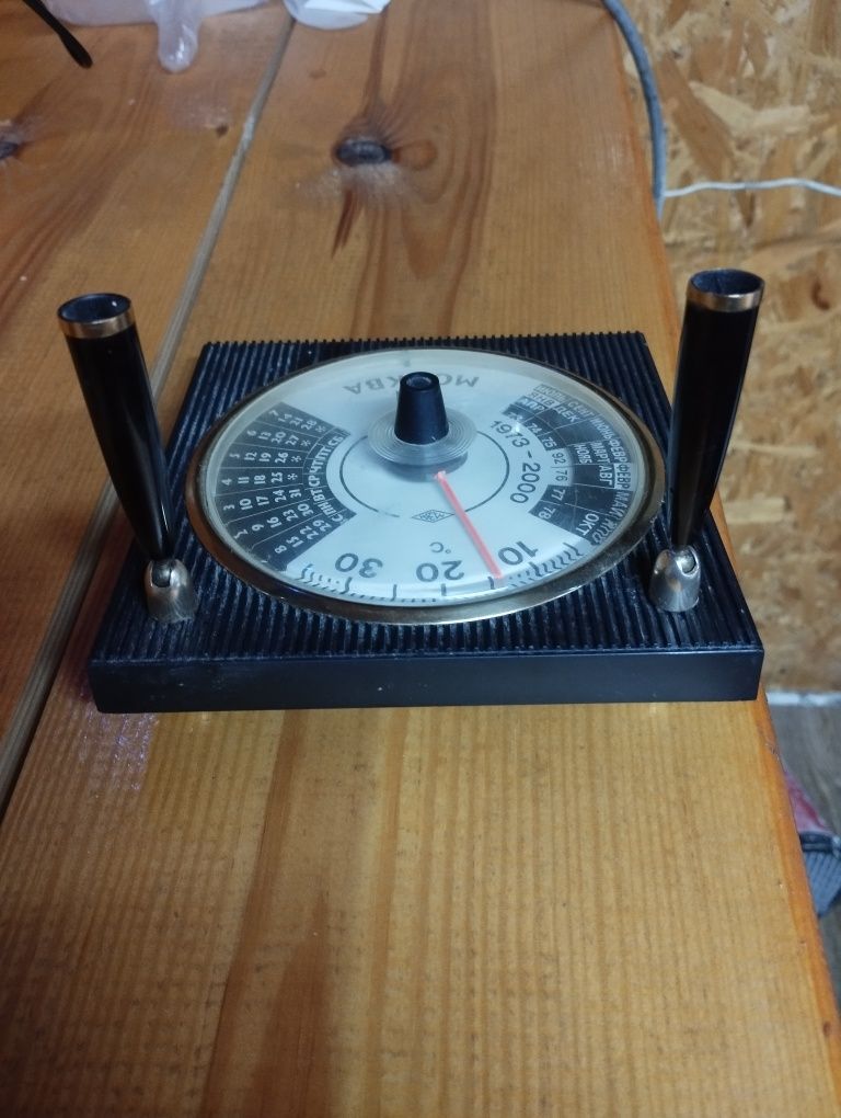 Настільний термометр