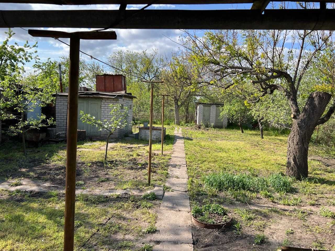Продам дачу на Лівобережному
