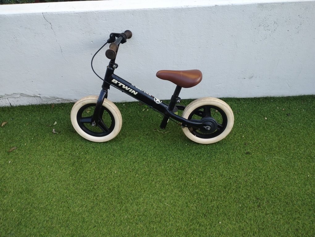 Bicicleta de criança sem pedais