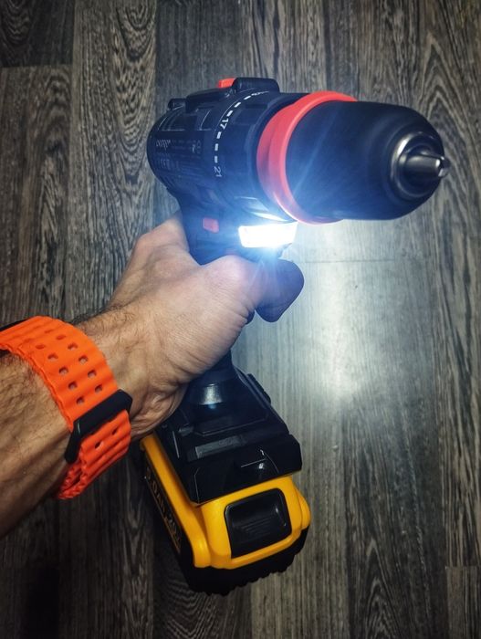 Адаптер перехідник інструмент Dnipro-M 20V на акумулятор Dewalt 20V