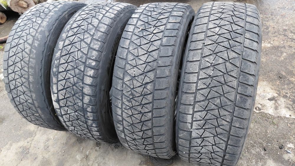 Продам комплект Bridgestone Blizzak dm-v2 235/60r18