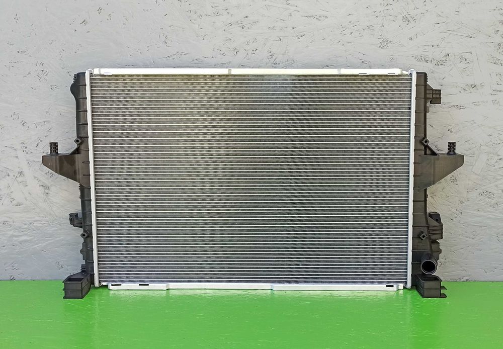 Решетка Решотка радиатора на Фольксваген Т6 Volkswagen T6 15-25р