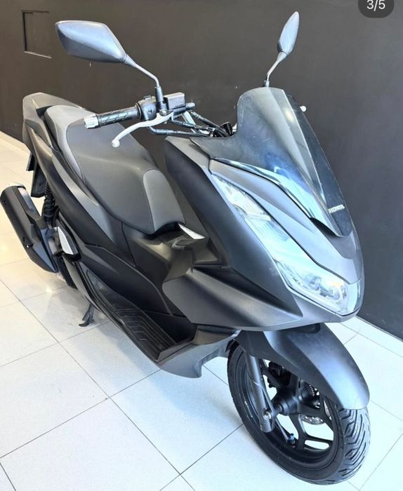 Vendo mota, PCX, faço financiamento