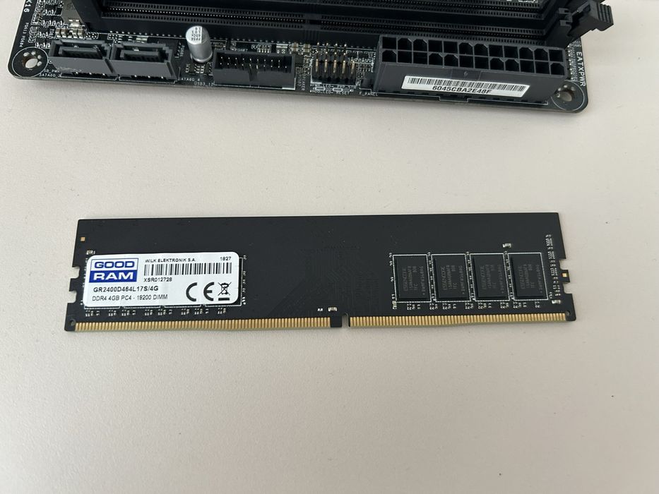 Материнська плата ASUS H110I-PLUS