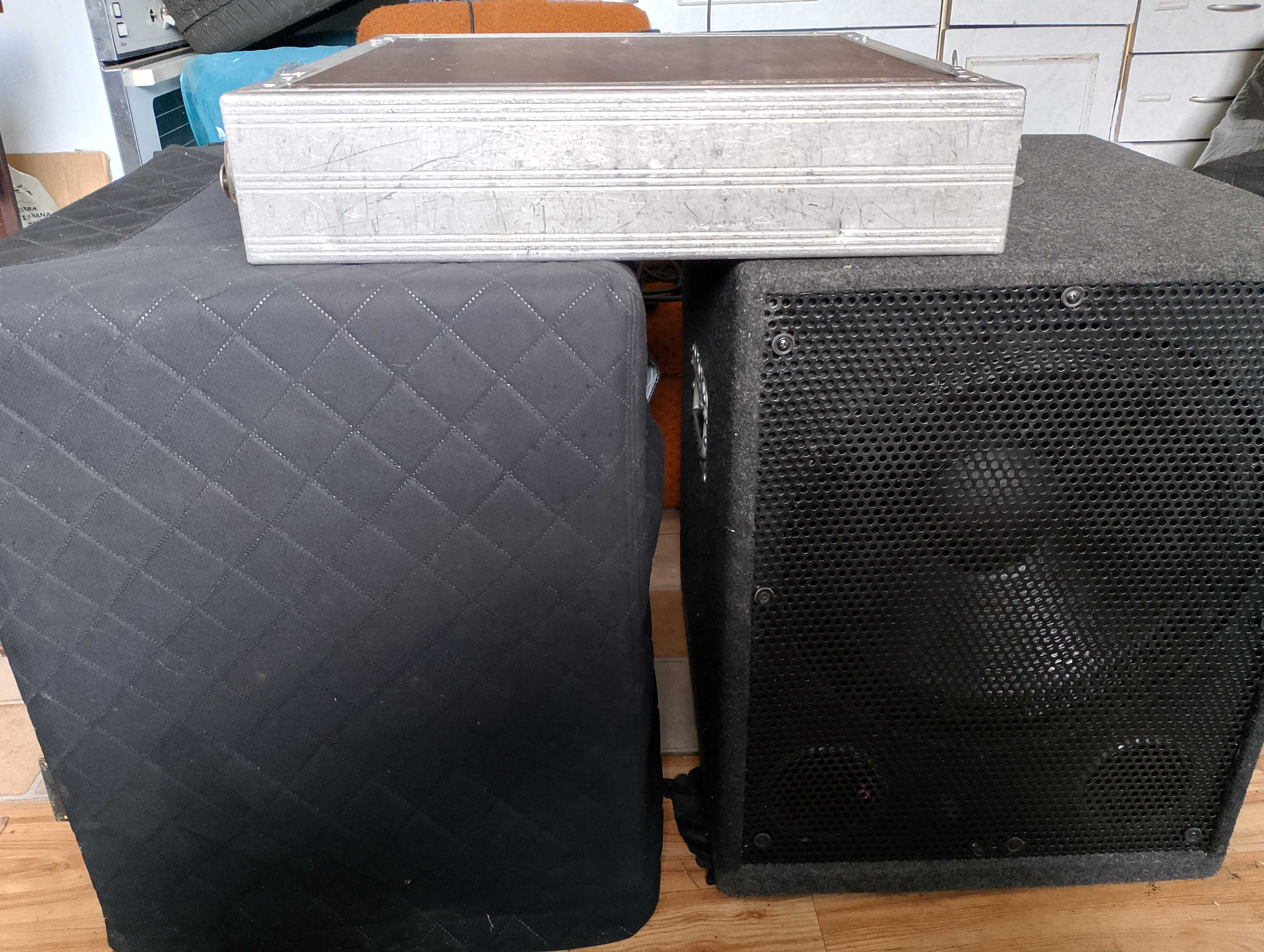 Subwoofery 500/100W + końcówka mocy 2100W + sztyce + pokrowce