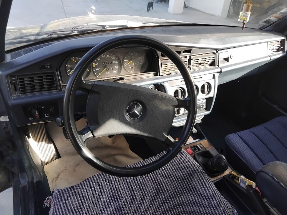 Mercedes 190 a funcionar 5 *