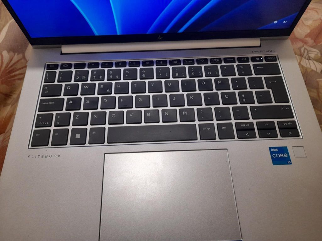 Portatil hp elitebook 840 g9 i5 Intel core  16 GB