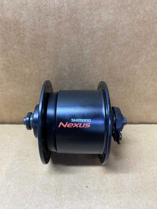 Динамо-втулка Shimano C3000, 6V 3.0V, передня втулка, 32G, 100/5 мм