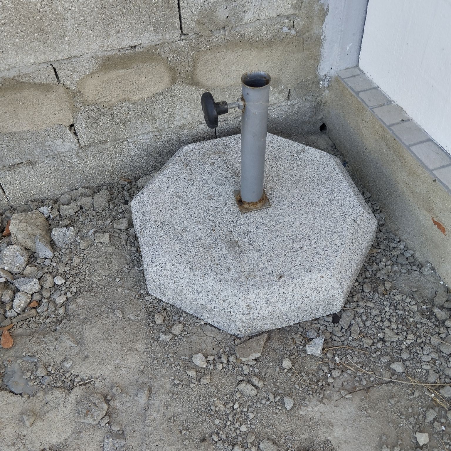 Base de betão para chapéu