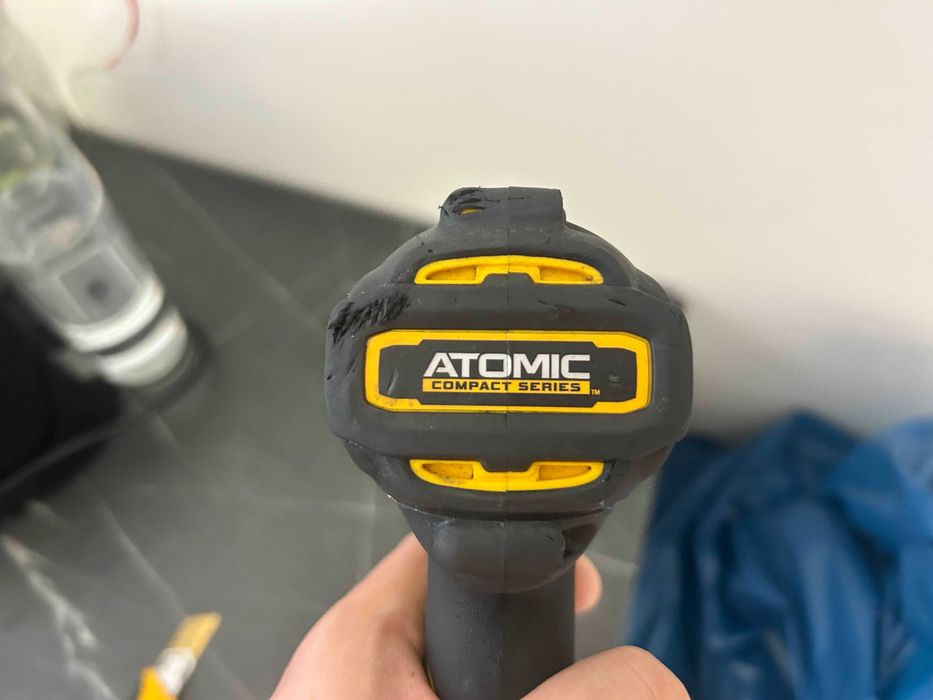Dewalt DCF809 ATOMIC – zakrętarka udarowa, wersja USA, uszkodzona