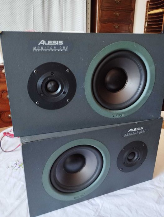 Alesis Monitor One e RA100