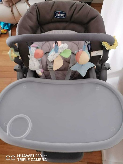 Vendo cadeira da papa Polly Magic Relax da marca Chicco