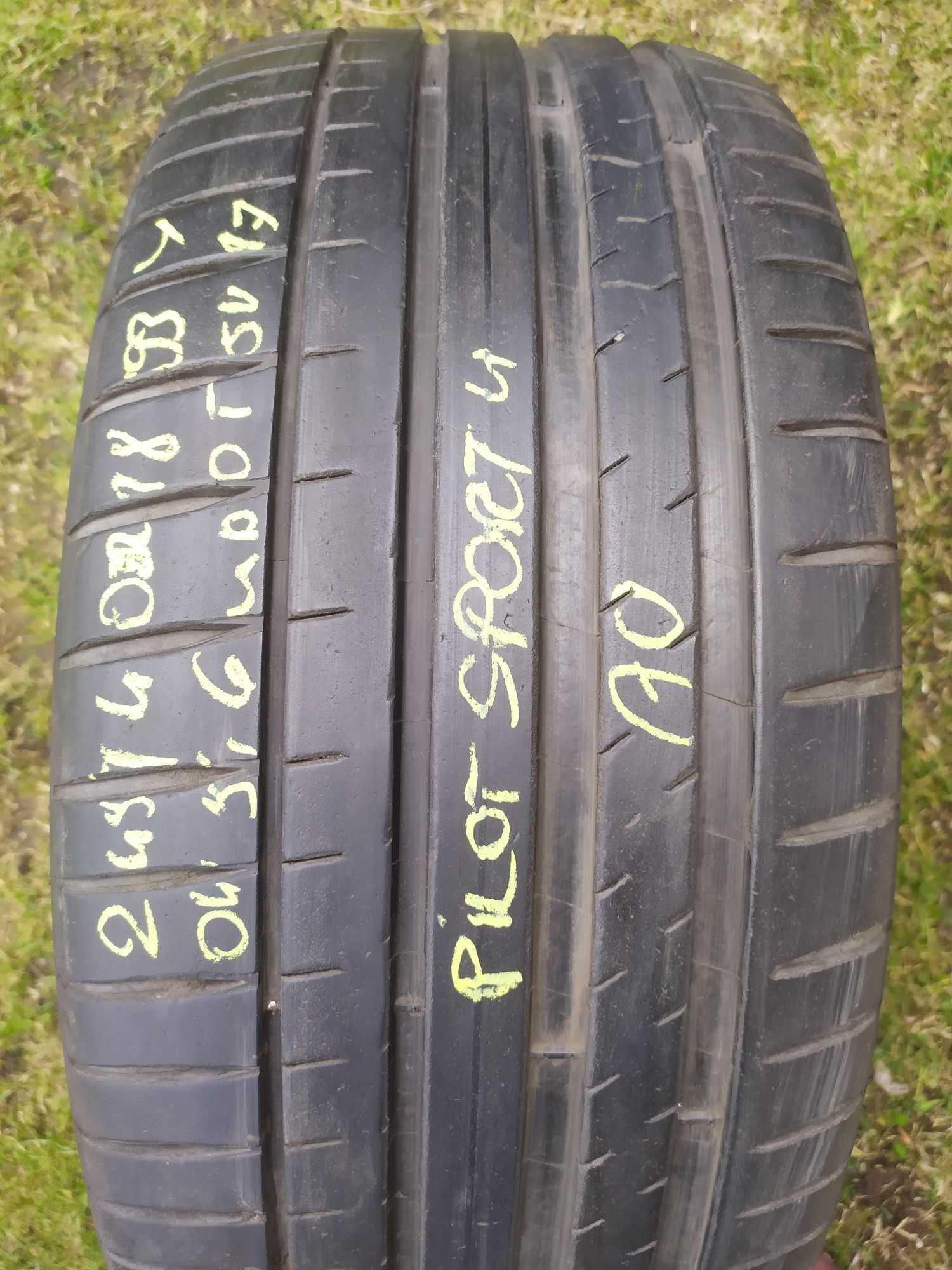 1x Michelin pilot Sport 4 AO  245/40R18 93Y 1 sztuka