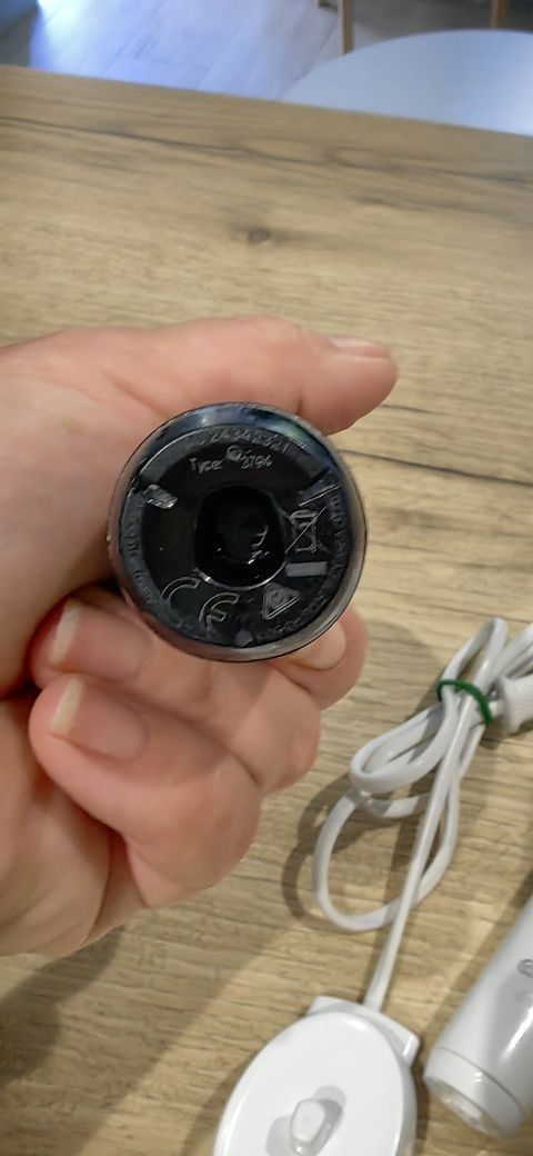 Szczoteczka magnetyczna Oral B QI 4 czarna