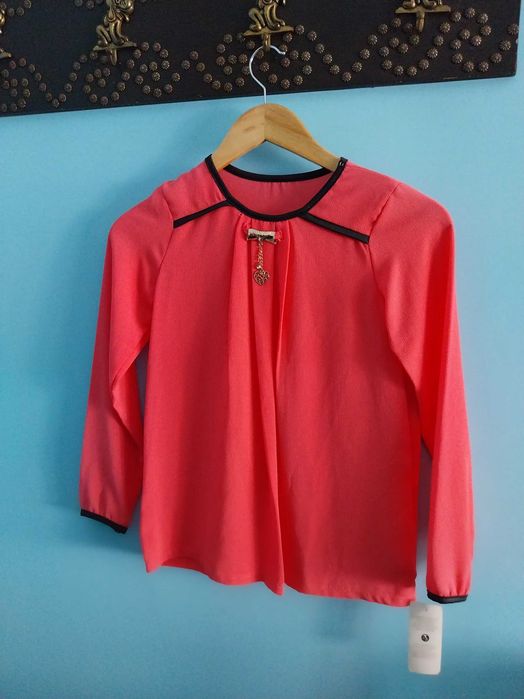 Blusa com pendente coração, tamanho 12, salmão, nova
