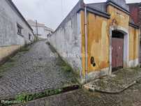 Armazém situado no centro de Vila nova da Barquinha