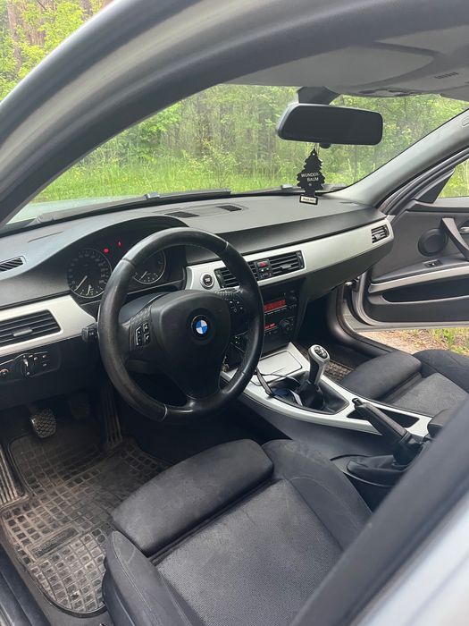 BMW e90 320d 2005 r.