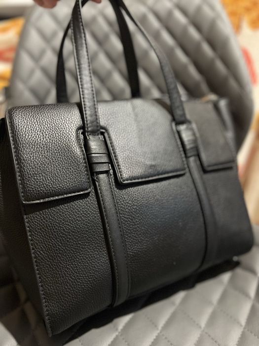 Класична сумка! Вмістка!