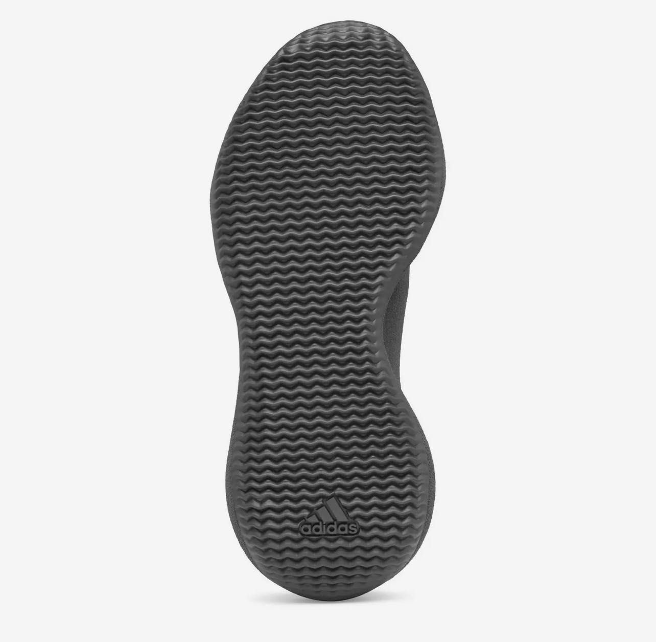 2 pares ADIDAS Yeezy 9.5
Knit Runner Sneakers