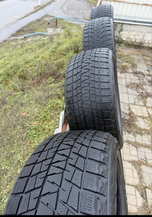 Продам шини BRIDGESTONE BLIZZAK 285/50/20