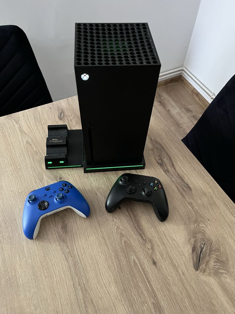 xbox series x 1tb + 2 pady + forza horizon 5