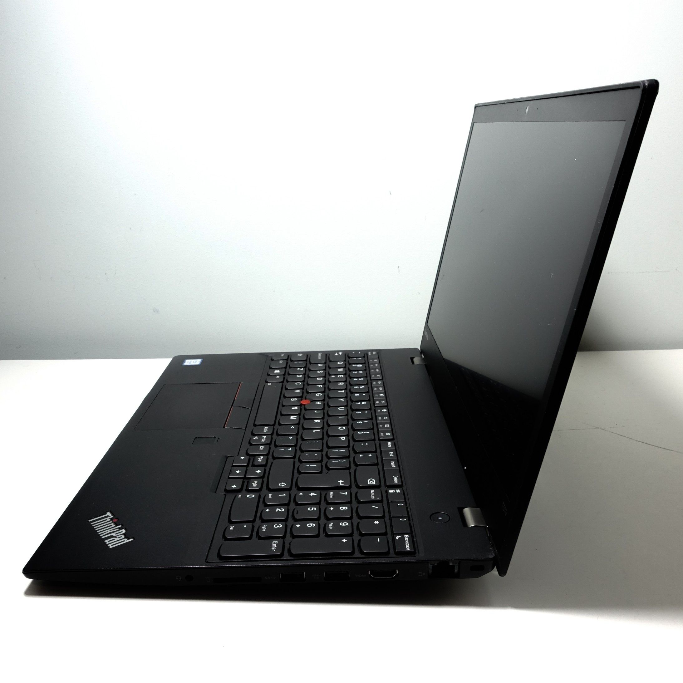 Laptop Mocarz Lenovo ThinkPad 16GB DDR4 - 512GB NVME - 15H na baterii