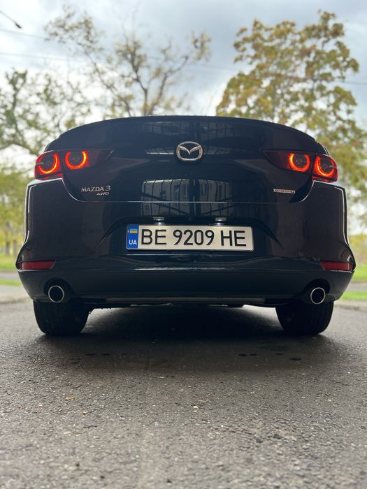 Мазда 3 Mazda 3 21 рік