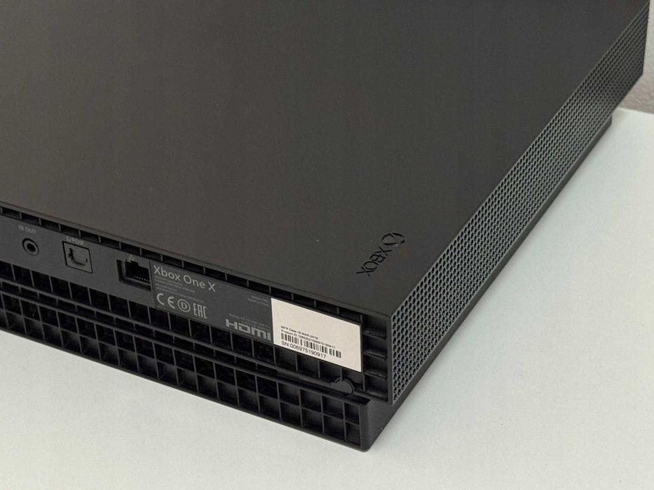 Konsola Xbox One X 1tb, pad, okablowanie, komplet, GWARANCJA, BDB STAN